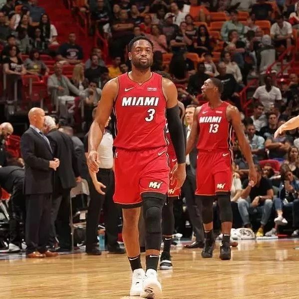 半场战报：莱切0-0维罗纳（半场比分：莱切与维罗纳互交白卷）