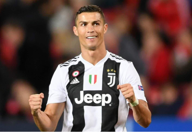 大秀中文，齐达内：无论是足球还是麻将，我都想更多探索中国（齐达内秀中文：无论足球还是麻将，我都想更深入了解中国）