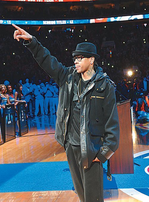 打抱不平！莫里斯直言湖人更衣室问题：去年对詹姆斯尊重不足（莫里斯发声批评湖人更衣室：上季对詹姆斯缺乏应有尊重）