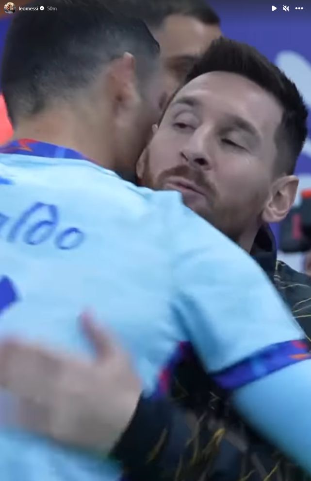 2021全锦赛获亚军！陈梦樊振东赛场携手，双向奔赴情谊令人动容（2021全锦赛摘亚！陈梦与樊振东并肩作战，双向奔赴的情谊动人心弦）