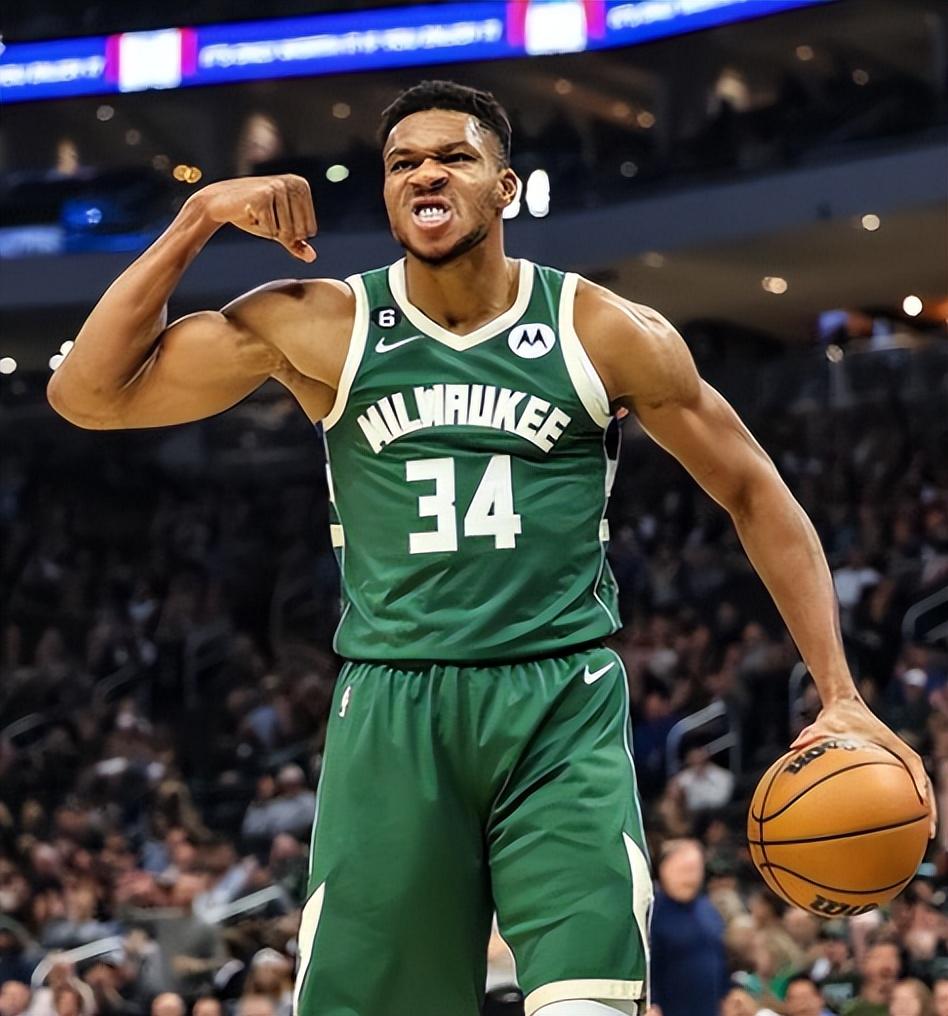 球星连续三次强硬打成（球星三度强硬打进）