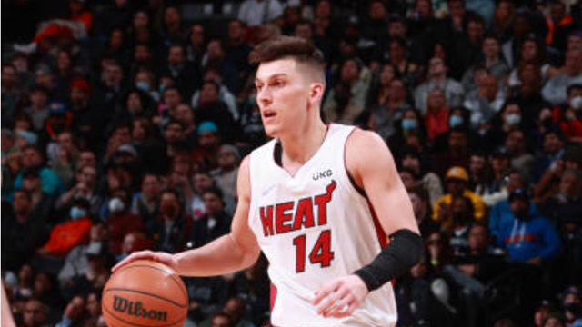 科贝记者：巴萨在帮受焦虑症困扰的阿劳霍，不知道他何时回归（科贝记者：巴萨正协助受焦虑症困扰的阿劳霍，回归时间暂不确定）