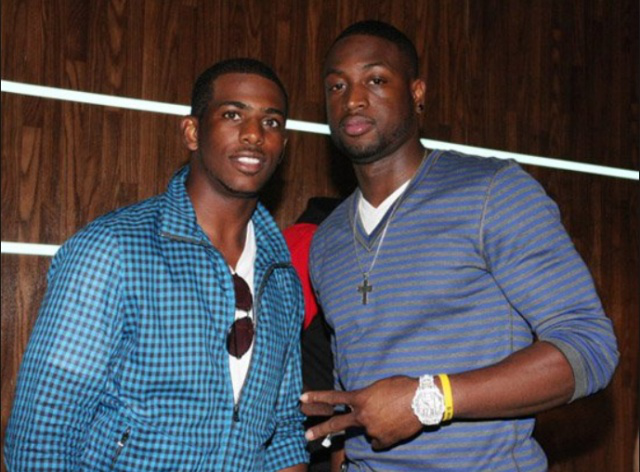 融于池畔，简于形制；瑞典高尔夫球场度假木屋设计（依水相融，形制极简：瑞典高尔夫球场度假木屋设计）