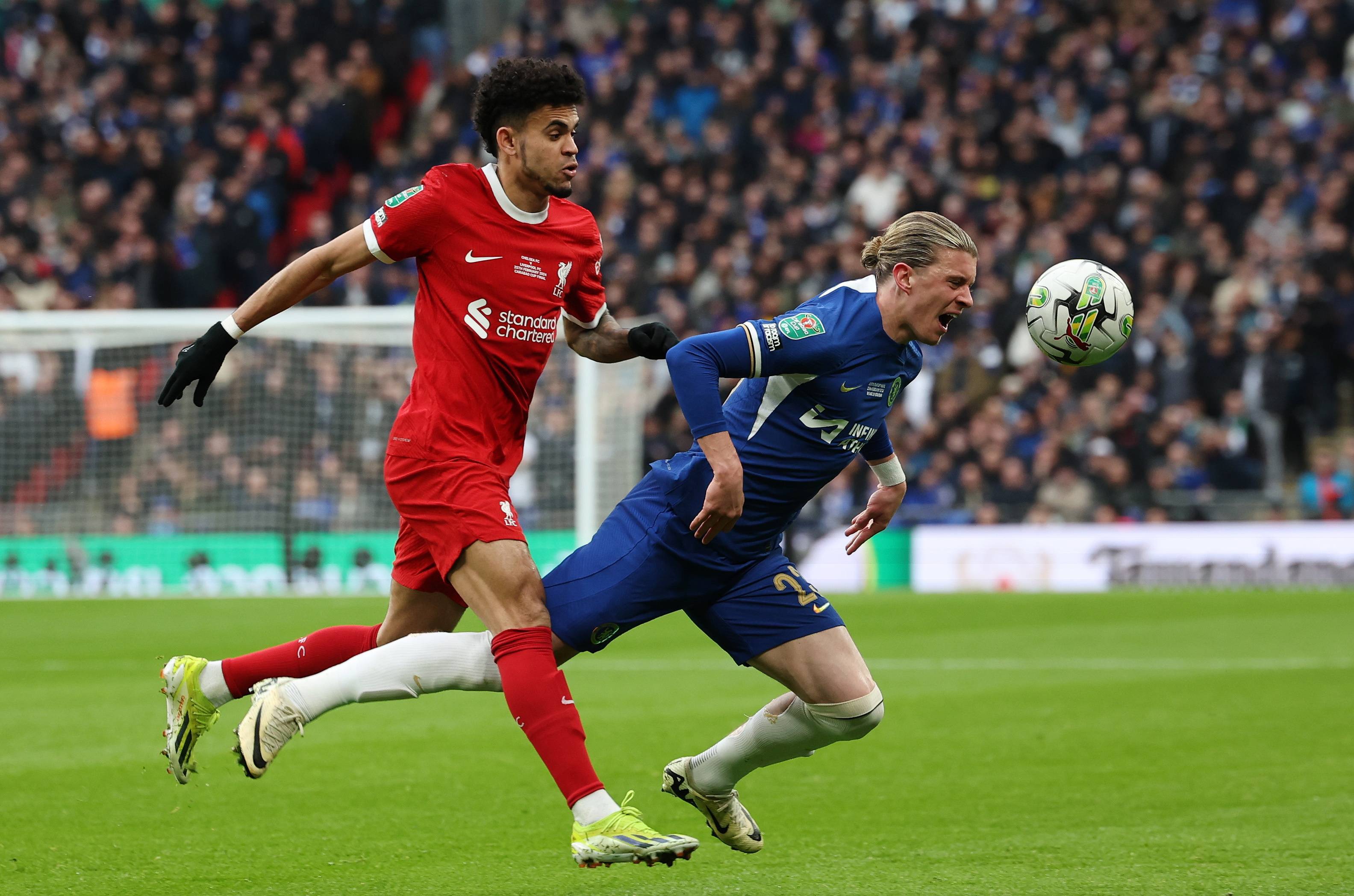 别把跑车当坦克！莱奥转型中锋，是补了短板却废了武功？（别拿跑车去撞坦克！莱奥改踢中锋，是扬长避短还是自废武功？）