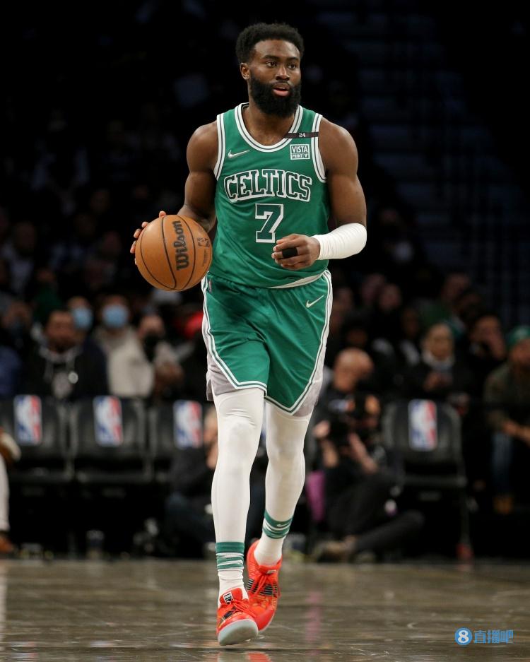 王钰栋三线作战不停歇，中超、U21联赛及国字号密集出战压力巨大（王钰栋连轴转征战三线：中超、U21与国字号赛程密集压力陡增）