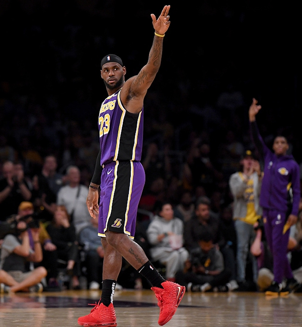 申花与津门虎历史共计交手47次，战绩为20胜17平10负（申花与津门虎历史交锋47场，战绩20胜17平10负）