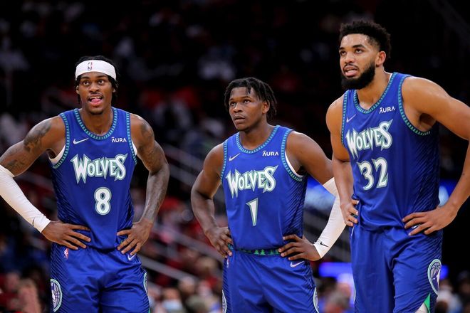 篮球湖人球员恢复训练，状态良好（湖人球员恢复合练，状态上佳）