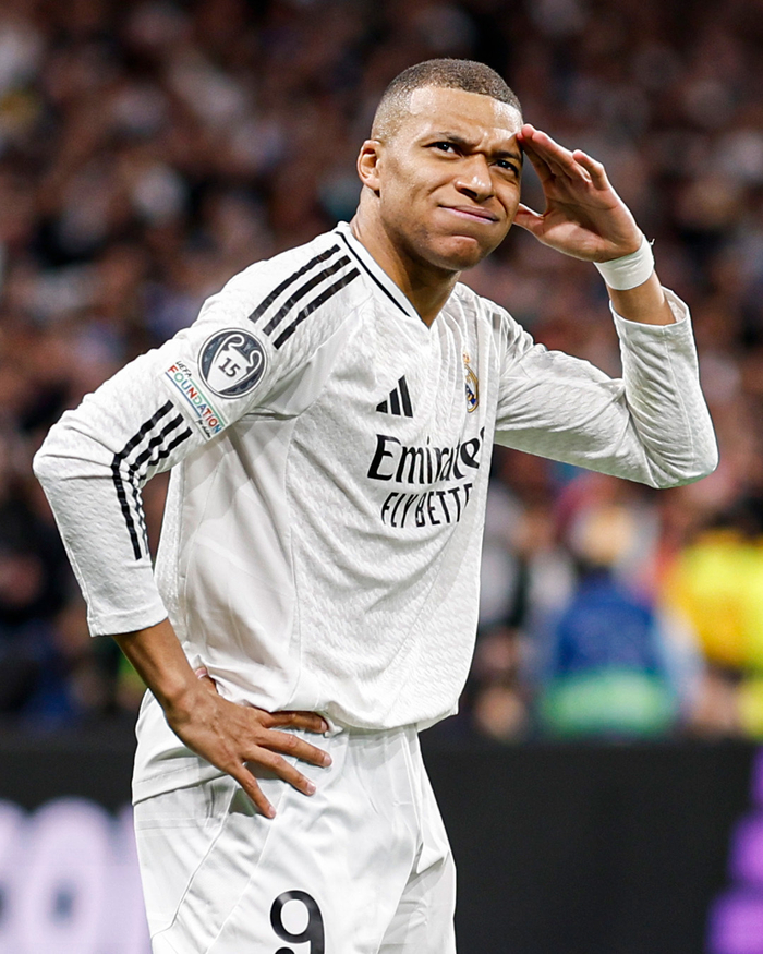 贺希宁展现惊人实力，一条龙进攻精彩绝伦（贺希宁火力全开，一条龙攻势惊艳全场）