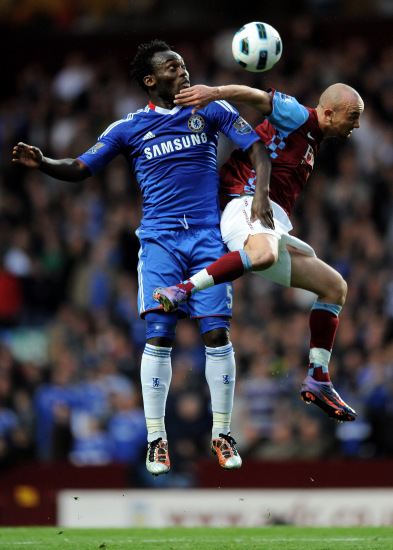 青岛记者：邵佳一大哥式的执教风格很适合当下中国足球的环境（青岛记者：邵佳一兄长式执教风格更契合当下中国足球生态）