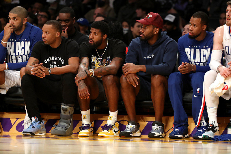 CBA球队战绩分析及焦点对决回顾（CBA战绩大盘点与焦点之战复盘）